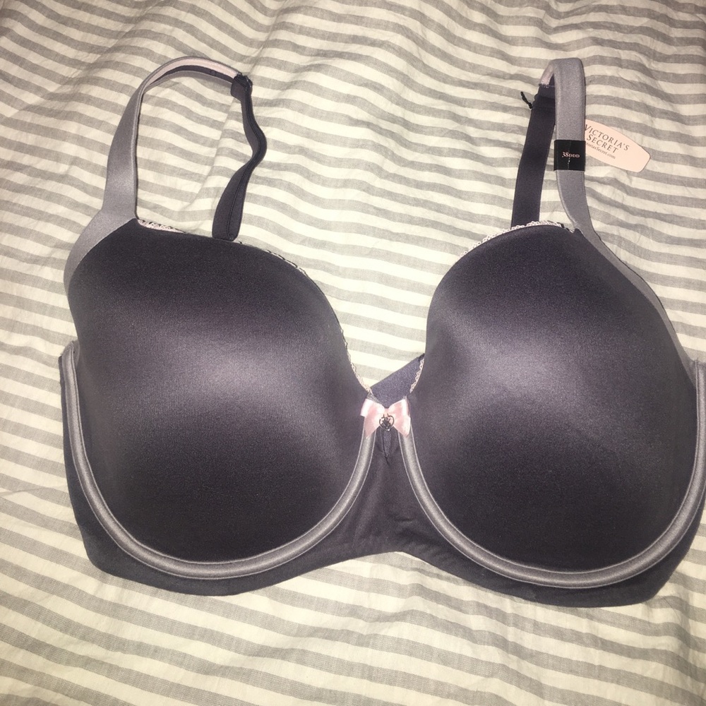 NWT VS Bra. 38 DDD